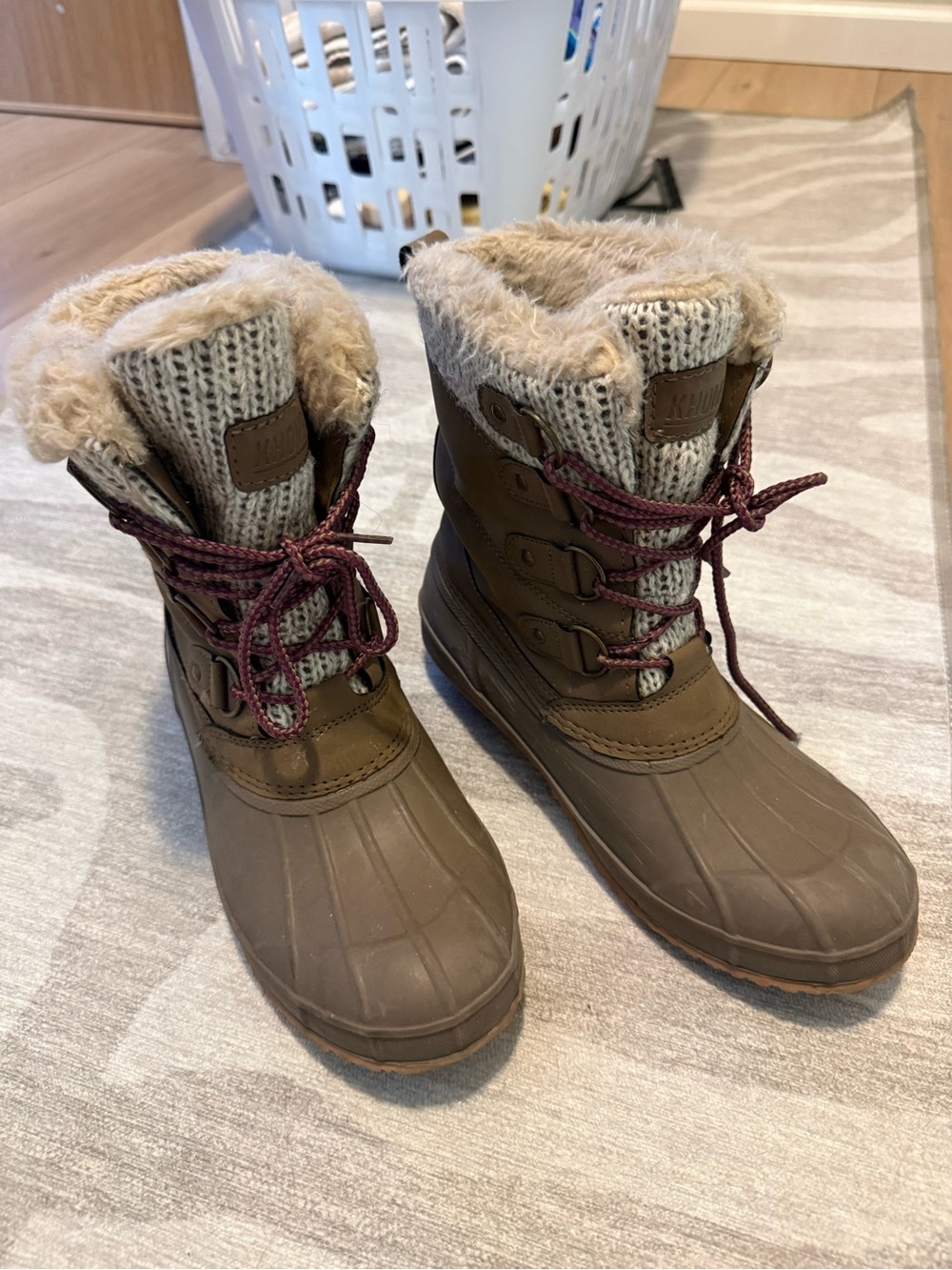 Khombu Kerigan Women’s Brown Faux Fur Winter Snow Boots Size 9